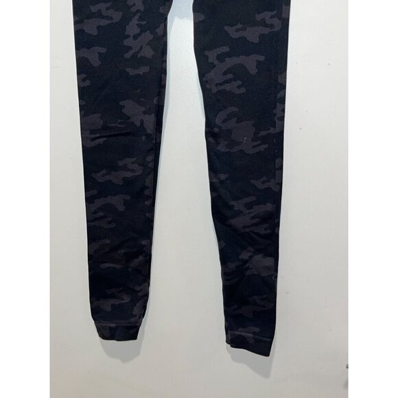 Spanx Look at Me Now Black Camo Seamless High-Waisted Legging Women's Size XS - Picture 4 of 10